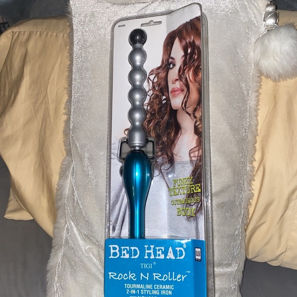 Bed Head Rock N Roller Clamp  2-in-1 Curling Wand | Round Barrel - Picture 10 of 12